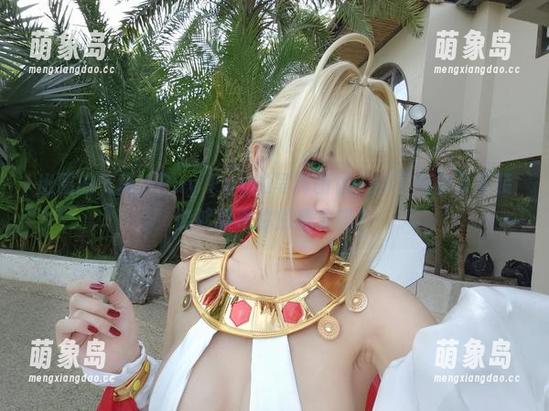 出圈的气场，Puy Puy的写真图包，南丁格尔万圣装能够颠覆你的想象吗？